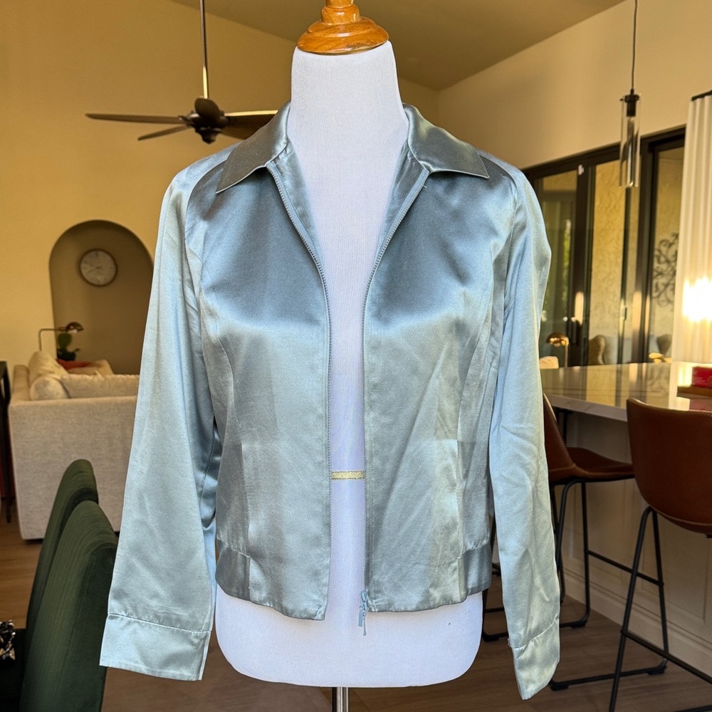 Vintage Sleek Satin Zip-Up Blazer in Silver